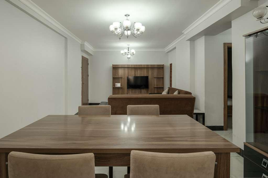 Golden Tulip Dar Es Salaam City Center Hotel Interior photo
