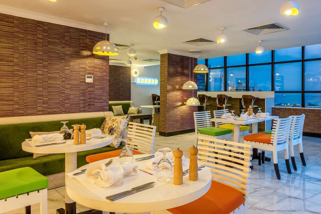 Golden Tulip Dar Es Salaam City Center Hotel Restaurant photo